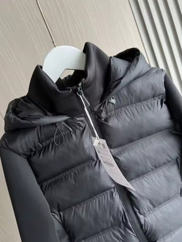 LORA | Czarna Kurtka Puchowa z Kapturem