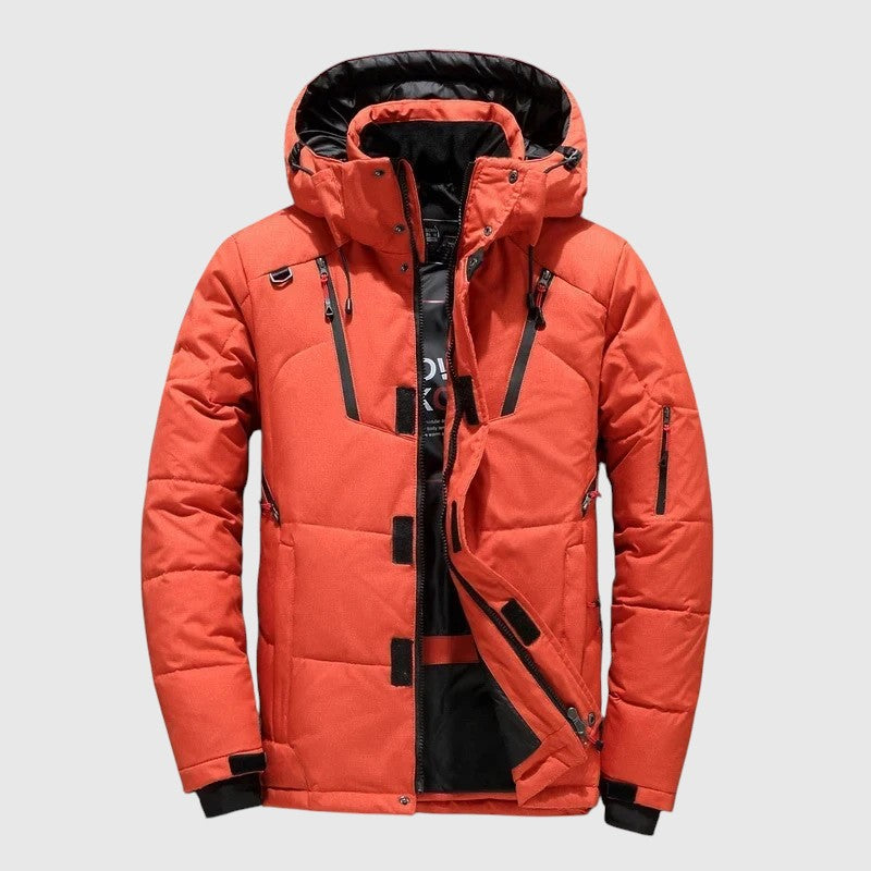 André – Pikowana kurtka z kapturem i technicznymi detalami